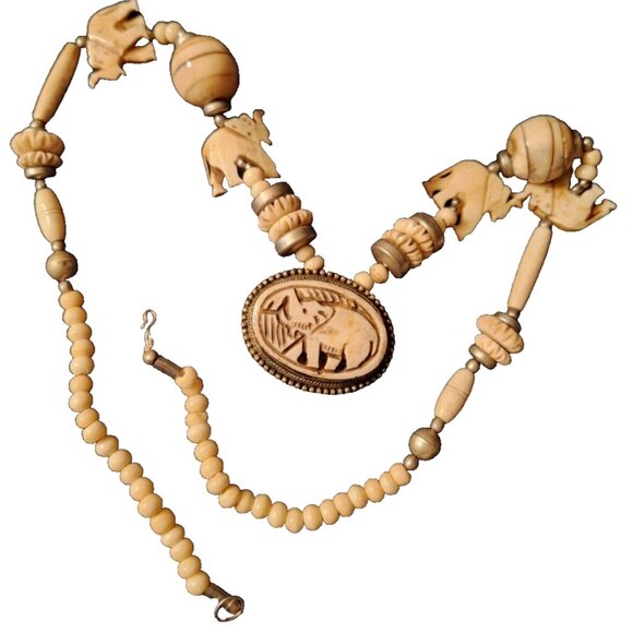 Vintage Carved  Elephant Necklace Pendant Silver Toned Metal Exotic African - Picture 3 of 10